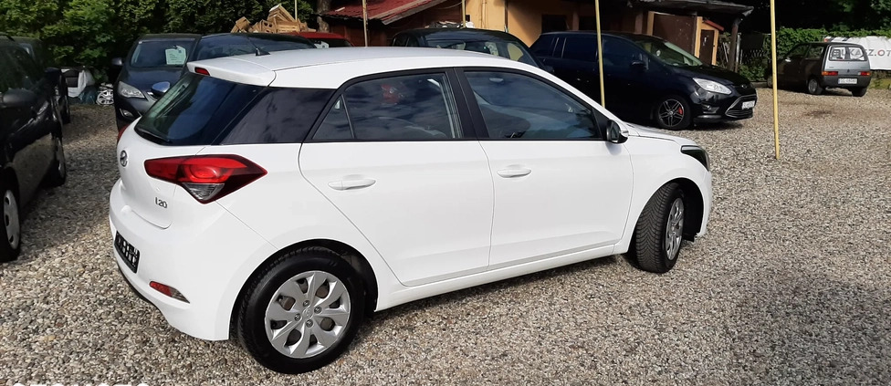 Hyundai i20 cena 32900 przebieg: 151000, rok produkcji 2016 z Elbląg małe 301